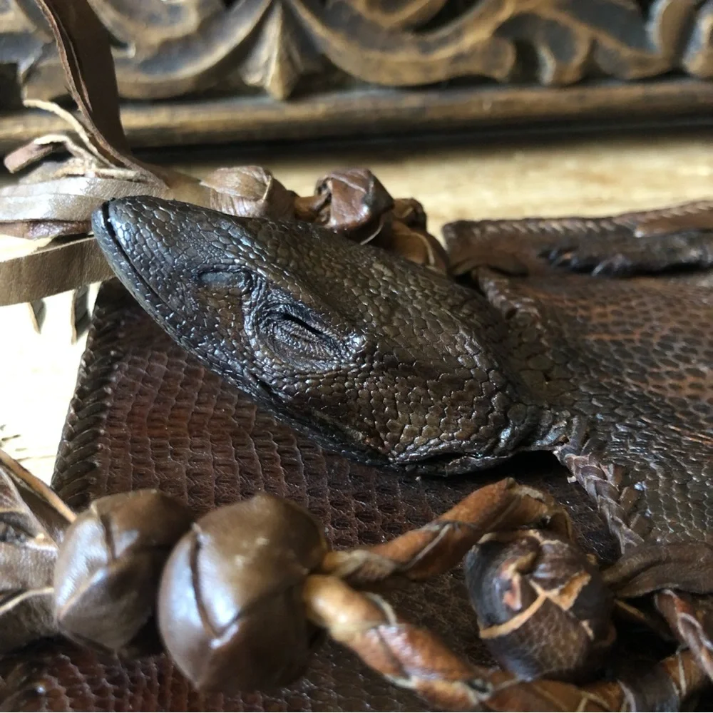 Vintage Exotic Lizard Head Feet Leather Handmade Crossbody Bag